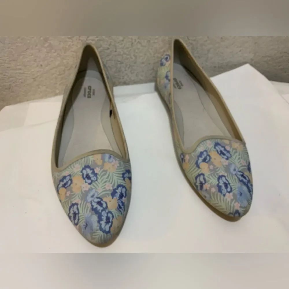 Crocs Eve Graphic Blue Floral slip on ballet shoes 10
